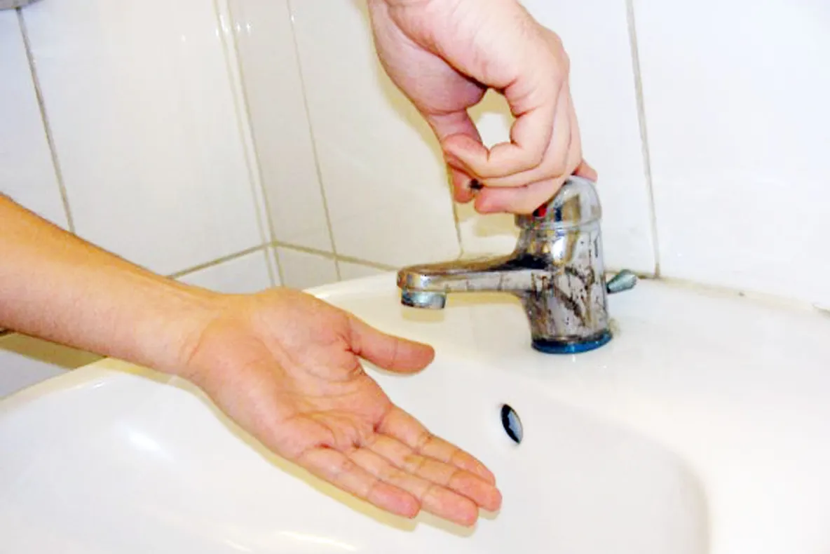 Peste 3.000 de blocuri din Sectoarele 3 și 4 din București rămân fără apă caldă timp de două săptămâni