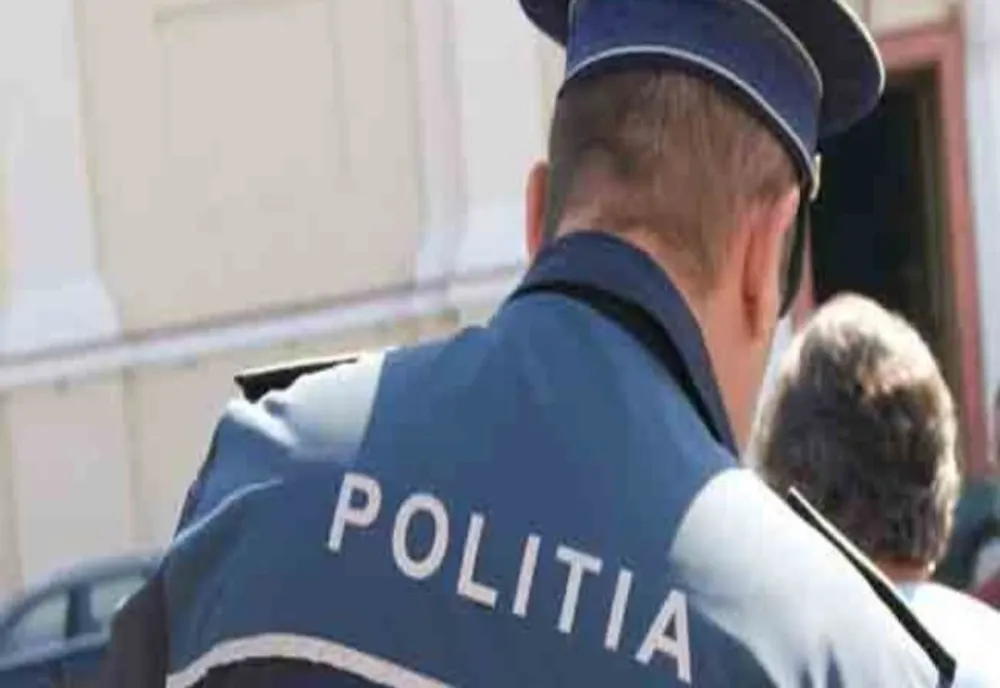   Un bărbat a căzut de la etajul unui hotel din Capitală și a murit. Poliția face cercetări