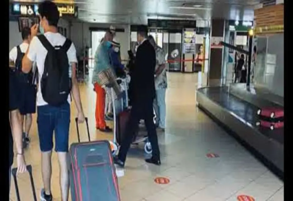 Călin Popescu-Tăriceanu a apelat din nou la funcția pe care o are, pentru a trece mai în față la o coadă de așteptare pe Aeroportul Henri Coandă