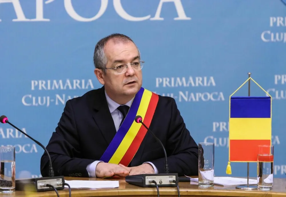 Emil Boc, atac dur pe tema majorării pensiilor: PSD se ghidează după principiul „adultul nu crede în Moș Crăciun, el îl votează”