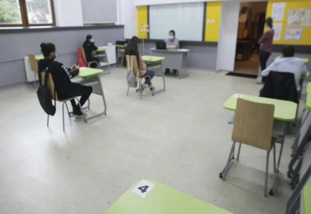 Cum vor funcționa școlile și grădinițele în următoarele 2 săptămâni în București