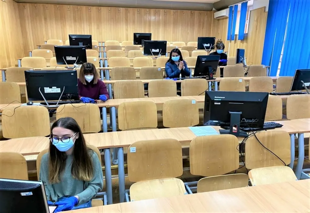 Studenții constănțeni voluntari în efectuarea anchetelor epidemiologice