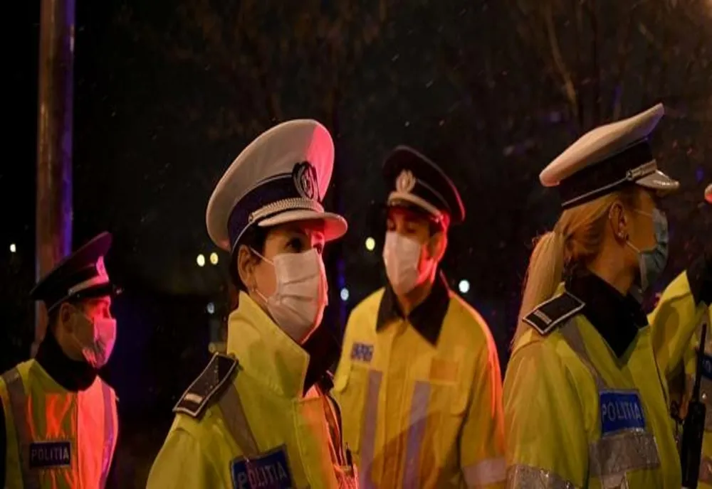 Petrecere de majorat cu zeci de invitaţi, oprită de poliţie. Amenzi în valoare de 200.000 de lei!