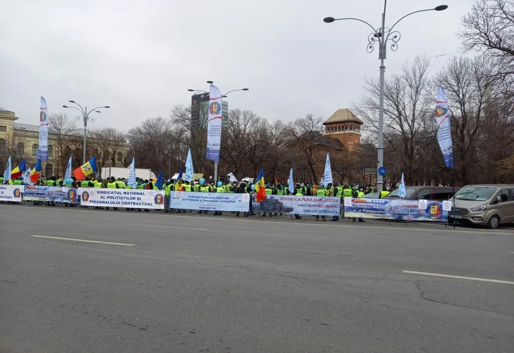 Protest la Ministerul de Interne: Polițiștii au ieșit din nou în stradă