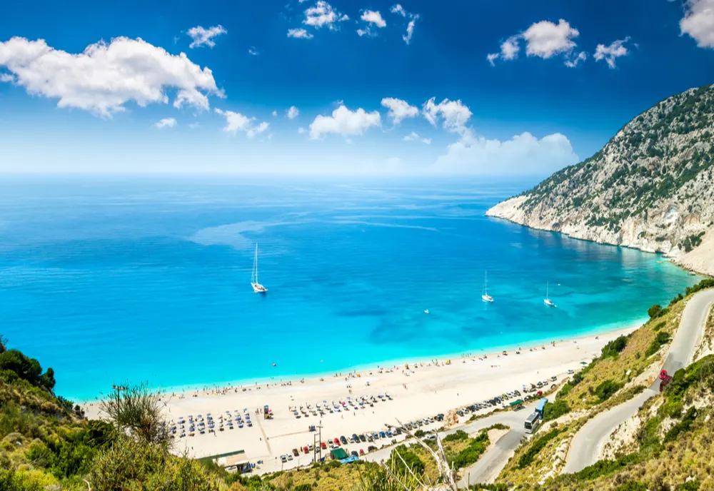 Românii nevaccinați pot merge în vacanță în Grecia și Bulgaria