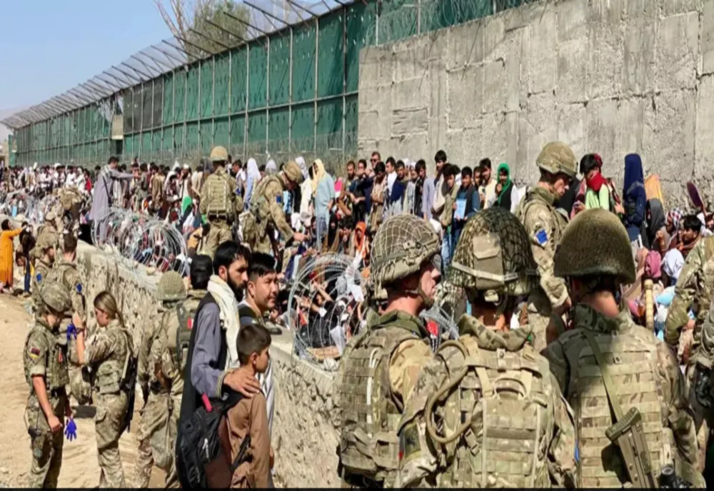 ATENTATE la Kabul: Peste 60 de morți și 140 de răniți