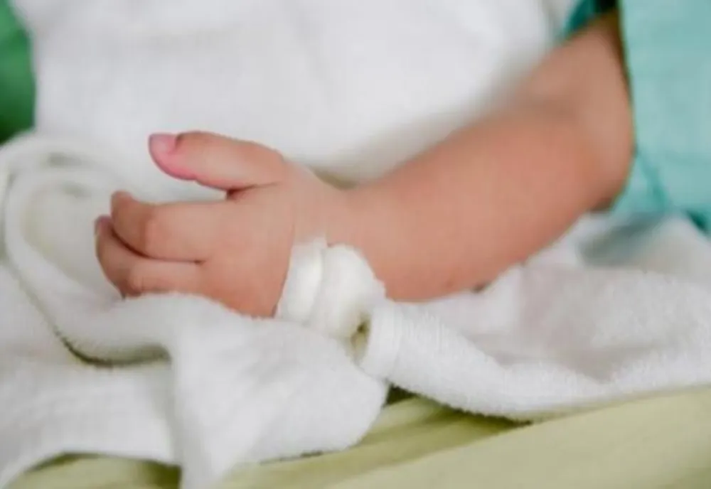 Fetița de 5 ani cu boala Wilson, care a fost supusă unui transplant de ficat, este în stare critică