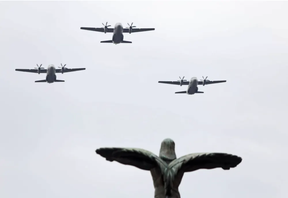 20 iulie - Ziua Aviației. Ceremonii în centrul Capitalei, trafic blocat