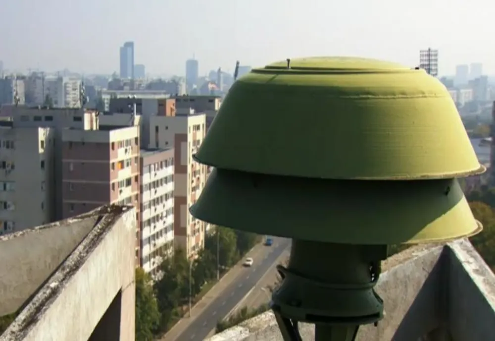 Doar jumătate dintre sirenele de alarmare a populației, din București, sunt funcționale