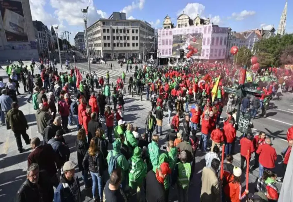 Proteste de amploare în toată Europa, din cauza scumpirilor la energie. 10.000 de oameni au ieșit în stradă - VIDEO
