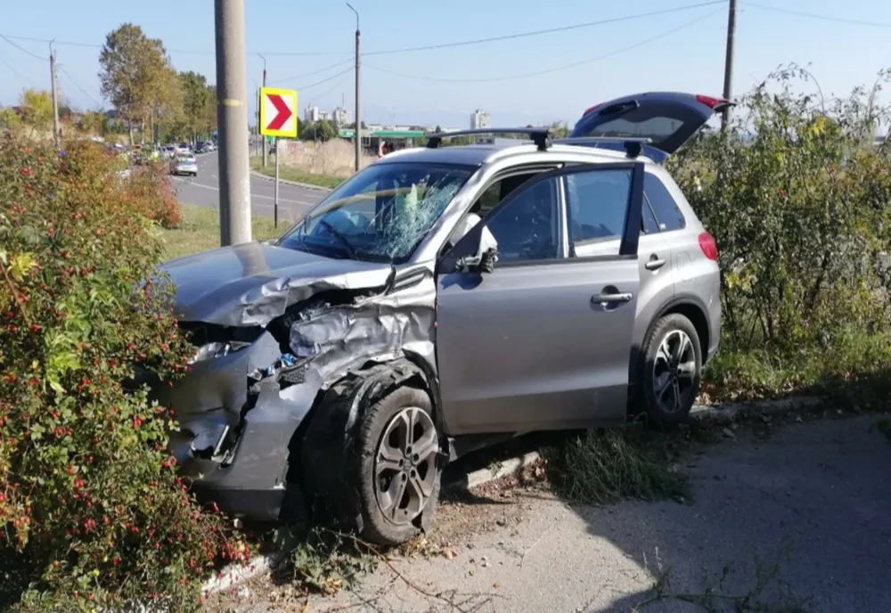 Fostul ministru al Justiției, Monica Macovei, implicată într-un accident rutier. Un rănit, preluat cu elicopter SMURD 