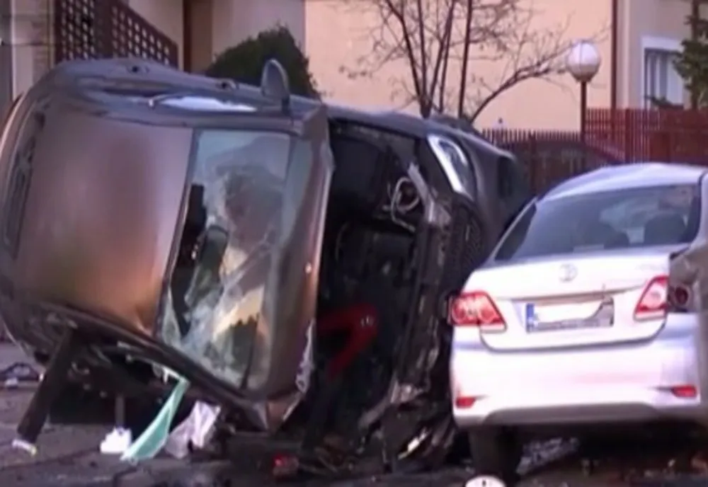 Accident cumplit în Capitală. O tânără de 19 ani a murit după ce mașina în care se afla s-a răsturnat