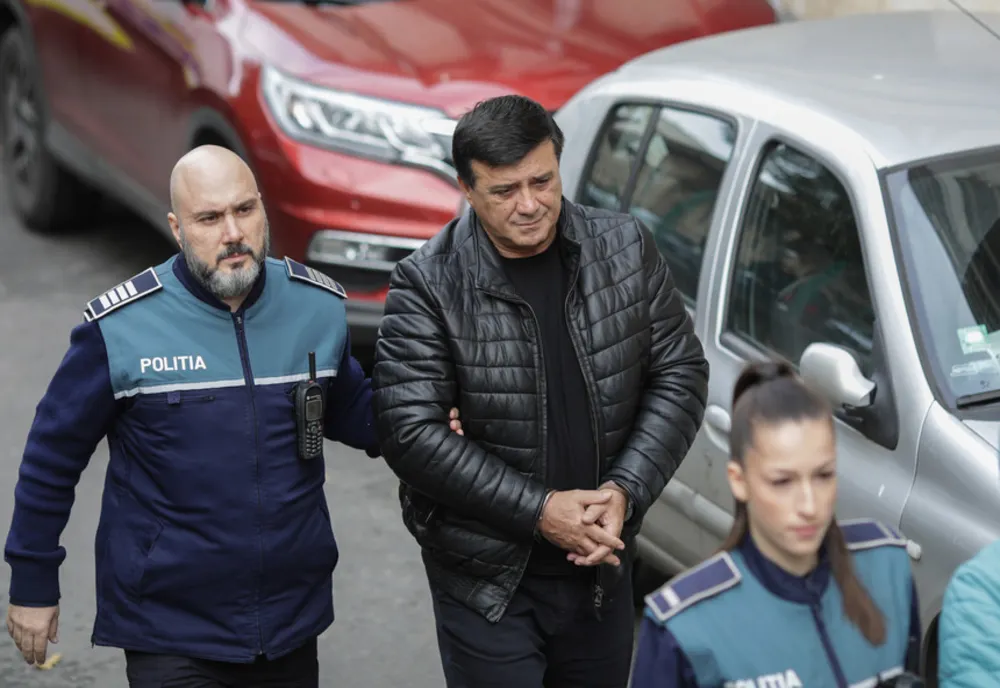Parlamentul a votat pentru revocarea din funcţie a lui Niculae Bădălău de la Curtea de Conturi, după ce a fost arestat preventiv pentru dare de mită