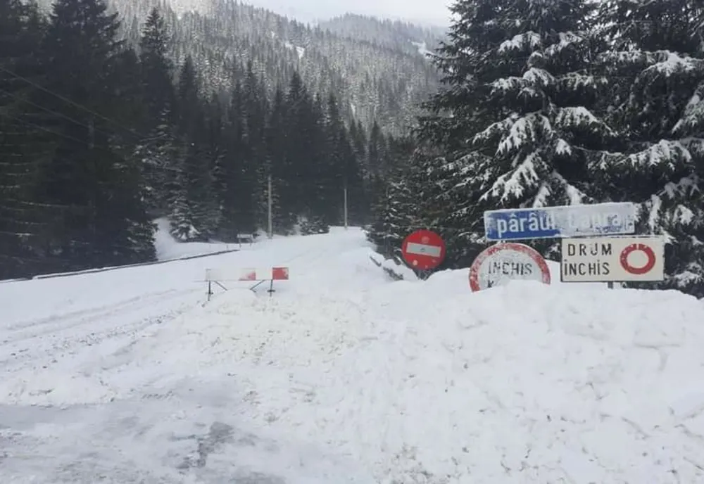 Turiștii de la Cabana Capra vor fi evacuați