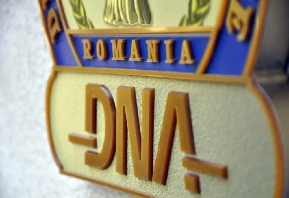 DNA: TREI POLIŢIŞTI DE LA SECTORUL 1 AU FOST TRIMIŞI ÎN JUDECATĂ PENTRU LUARE DE MITĂ