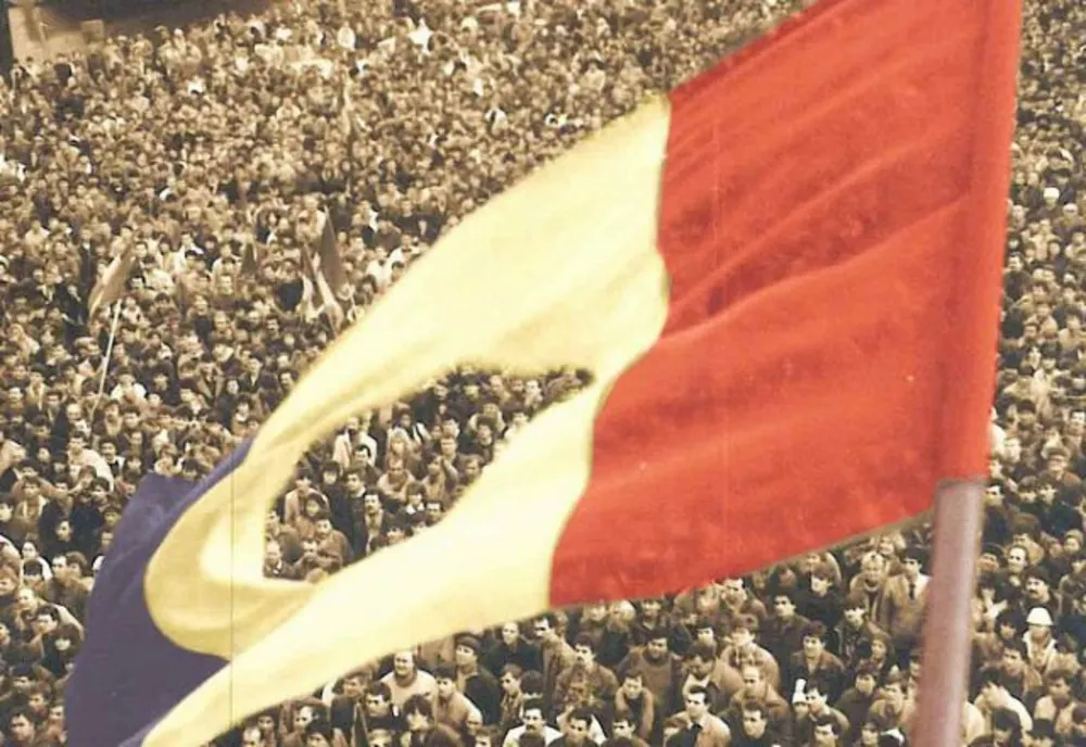 TURURI GRATUITE DESPRE REVOLUȚIE PENTRU LICEENI