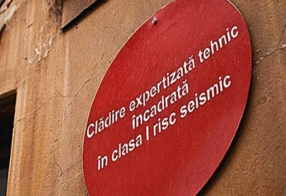 Chiriașii din blocurile cu bulină roșie din Capitală sunt în alertă. Au la dispoziție 30 de zile să evacueze locuințele