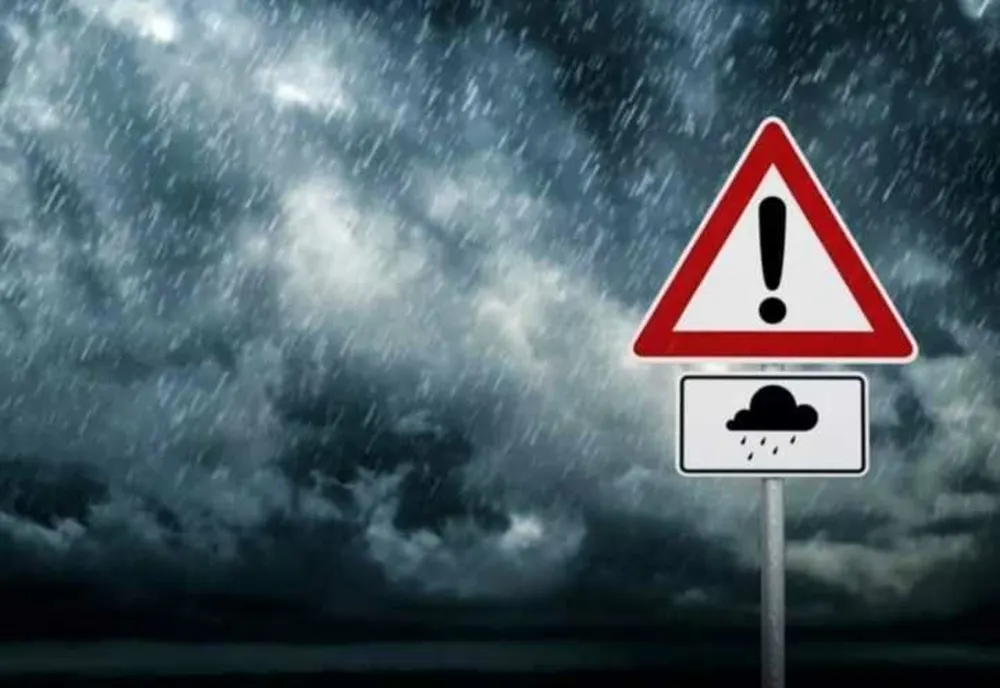 ATENȚIONARE METEO PENTRU BUCUREȘTI: AVERSE TORENȚIALE ȘI CONDIȚII DE GRINDINĂ LUNI DUPĂ-AMIAZA