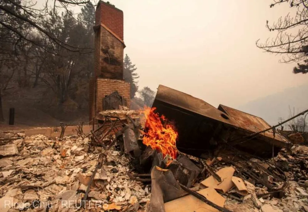 STARE DE URGENŢĂ ÎN LOS ANGELES, SUB AMENINŢAREA INCENDIILOR