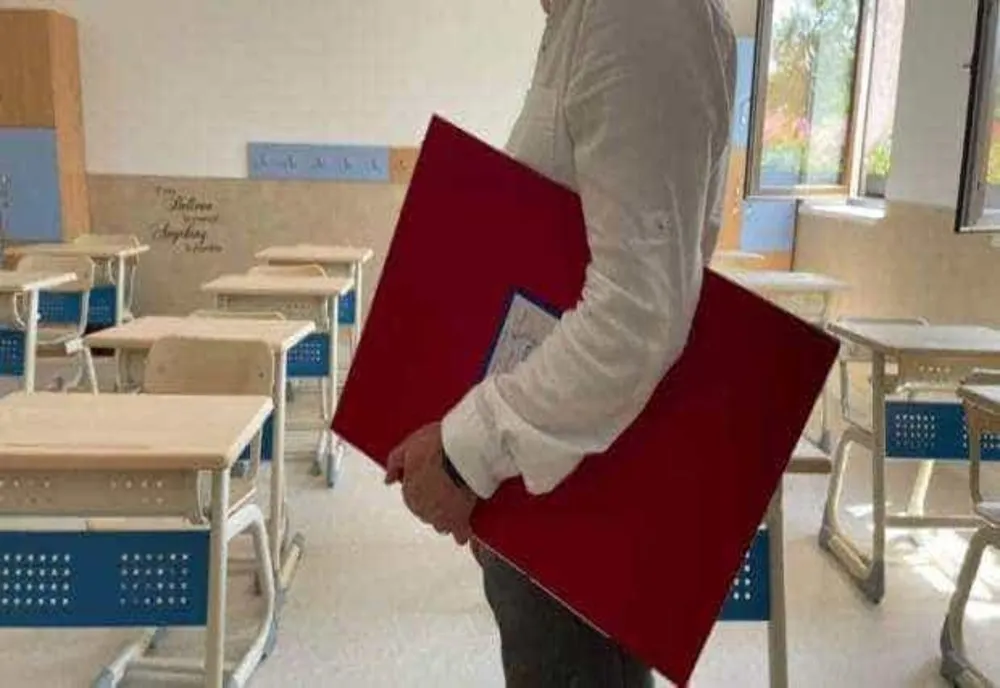PROFESORI CU SALARII DE PESTE 10.000 DE LEI DE LA O FACULTATE DIN TIMIȘOARA, PRINȘI CÂND LUAU MITĂ
