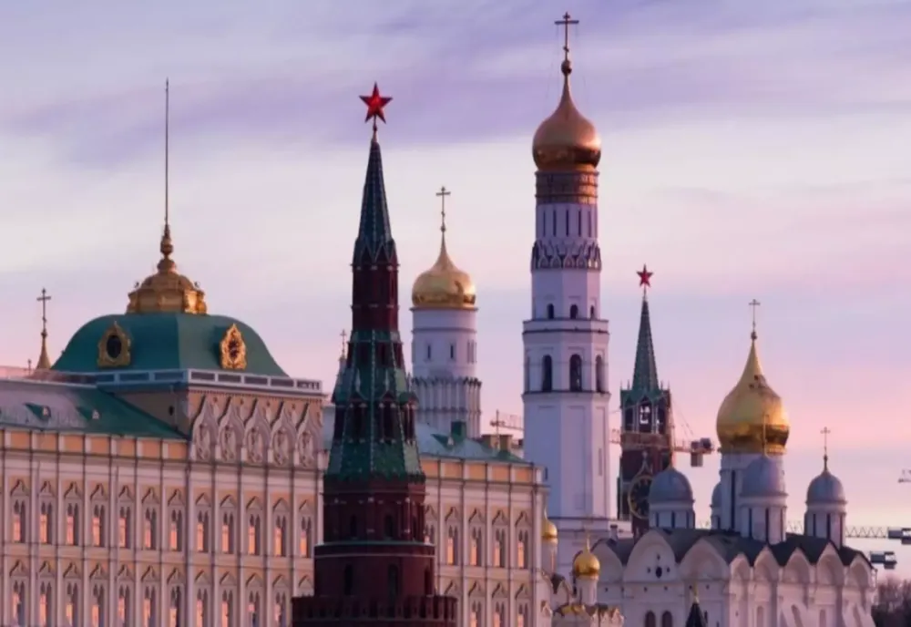 RUSIA VREA SĂ MEARGĂ ÎNAINTE CU ARMISTIȚIUL DIN 8-10 MAI, DAR VA RĂSPUNDE DACĂ VA FI ATACATĂ (KREMLIN)