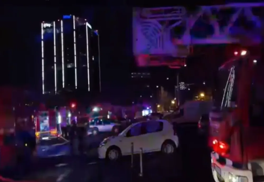 INCENDIU PUTERNIC ÎN PIAȚA MATACHE DIN SECTORUL 1 AL CAPITALEI