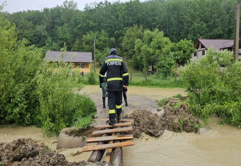 STRÂNGERE DE FONDURI DUPĂ INUNDAȚIILE DIN COVASNA ÎN TIMPUL PELERINAJULUI DE LA ȘUMULEU CIUC
