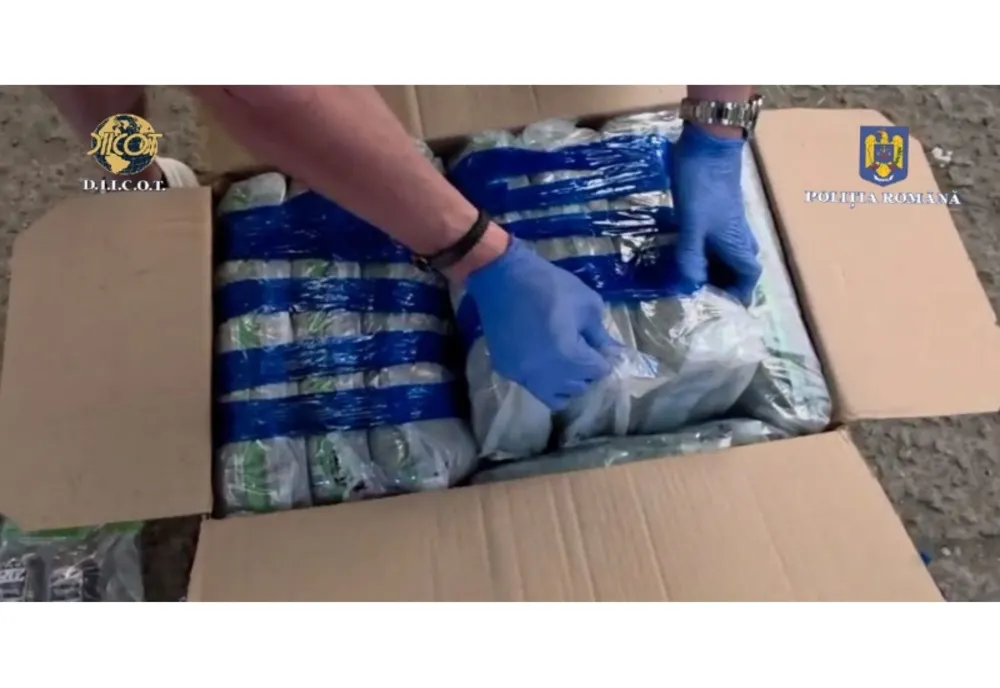 BĂRBAT PRINS ÎN BUCUREȘTI CU 9 KILOGRAME DE CANABIS ADUSE DIN SPANIA PRIN CURIERAT INTERNAȚIONAL 