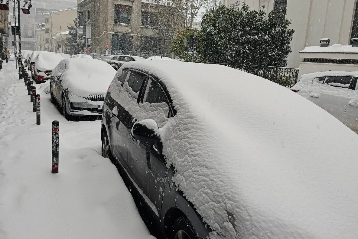 ANM anunță ninsoare puternică în Capitală: strat de zăpadă de 30-40 cm și viscol cu rafale de 55 km/h