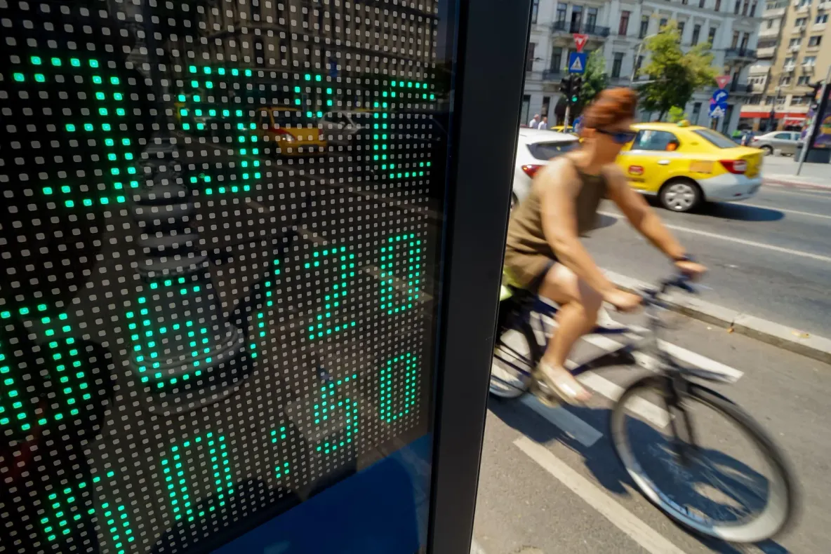 Cod galben în București. Weekend de foc cu temperaturi de 36 de grade și nopți tropicale