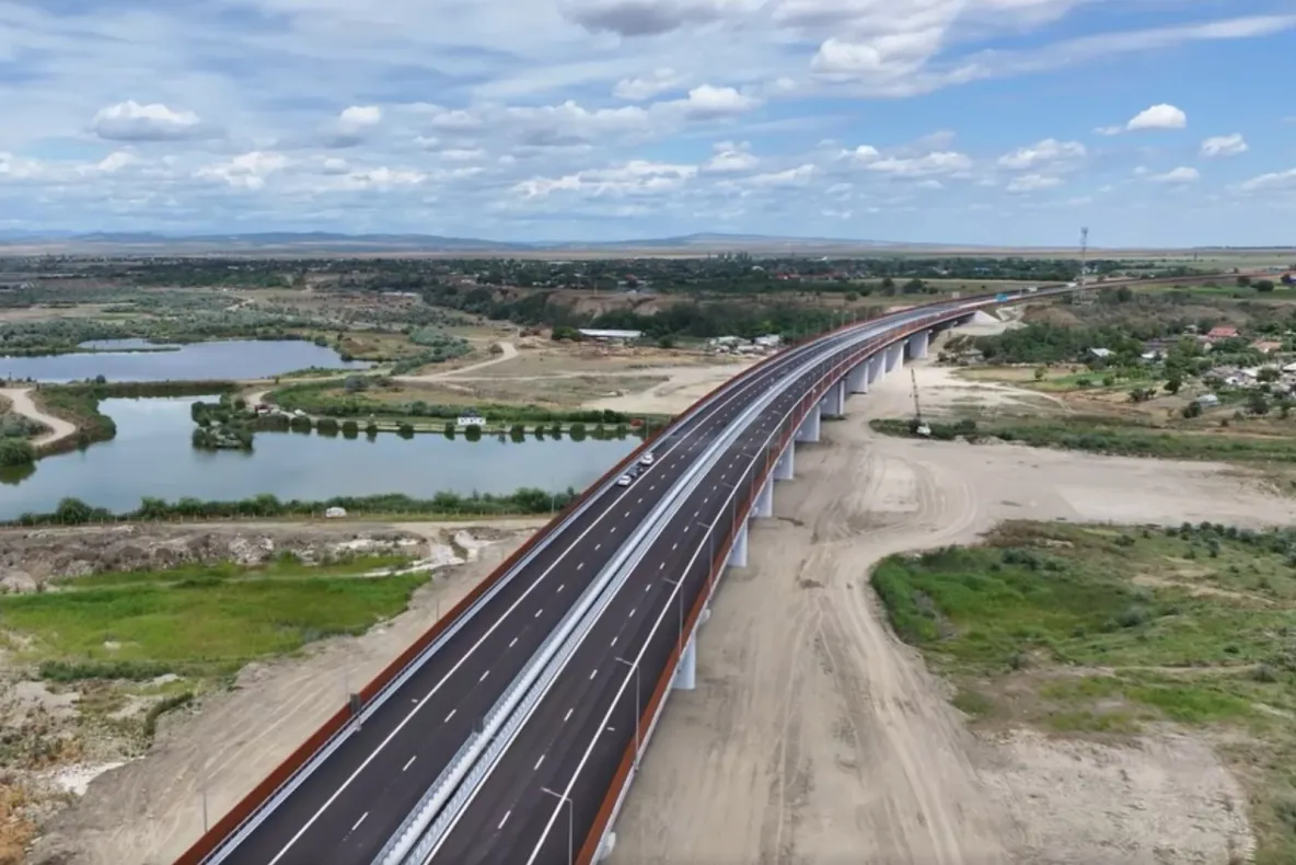 Primele parcări și benzinării de pe A7