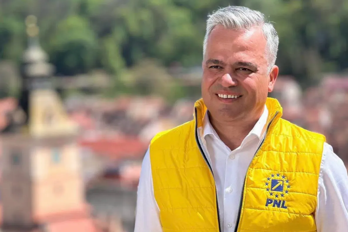Adrian Veștea critică votul PNL pentru Guvernul Niculescu: „Interesul partidului e să participe la guvernare, nu să rămână în afara ei”