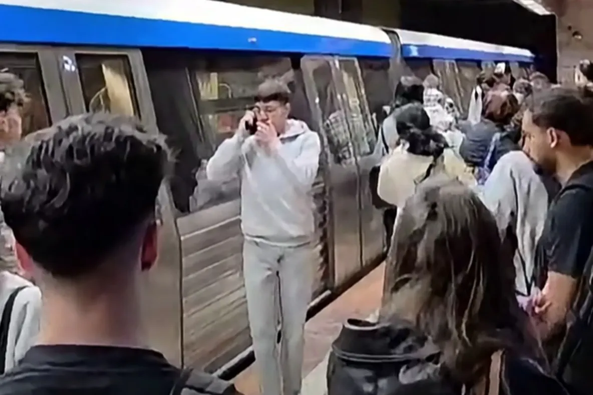 O posibilă tentativă de suicid la metrou. Circulația pe M2 a fost blocată