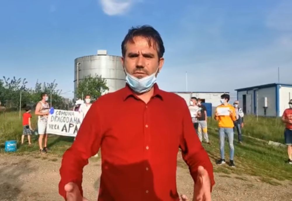 Protest în Dâmbovița. La Dragodana, primarul și cetațenii au iesit în stradă ca să ceară...apă