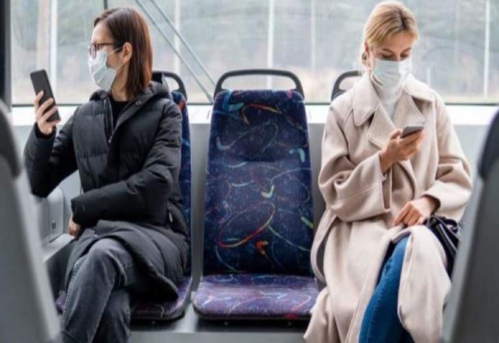 Ministrul Transporturilor: Microbuzele, igienizate înainte de plecarea în cursă. Călătorii, cu măști și controlați cu termoscanner