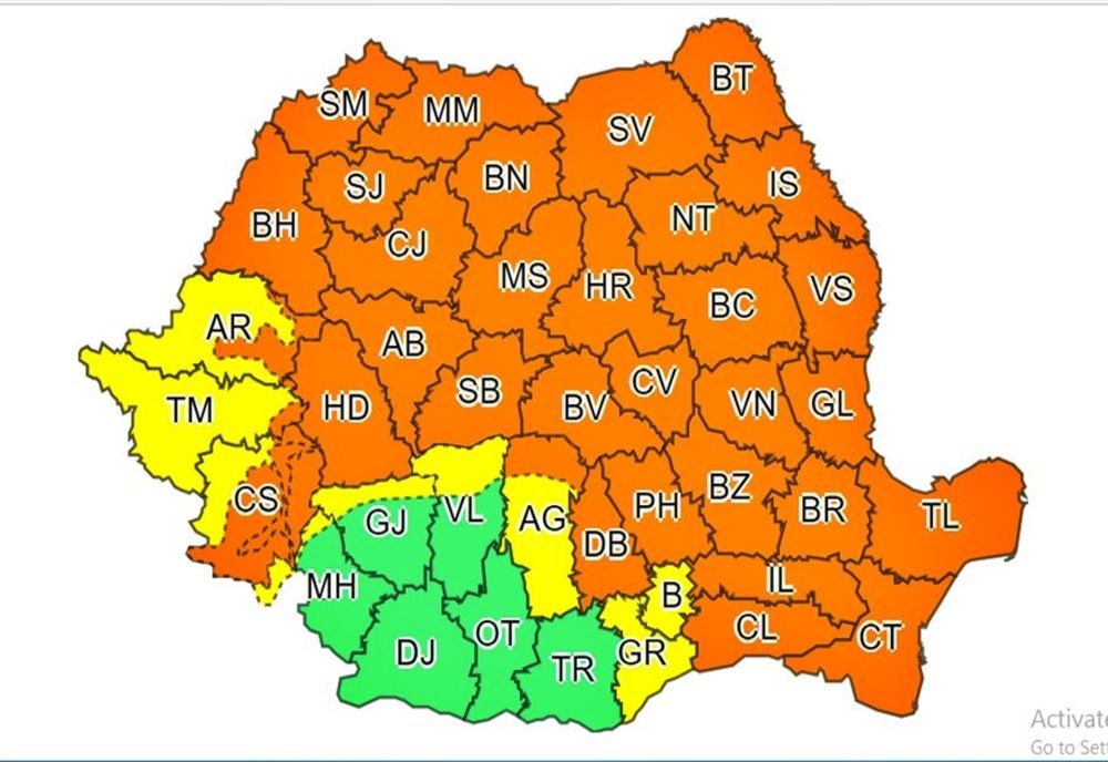 Cod portocaliu de vijelii în aproape toată țara / Ploi torențiale în Capitală până duminică dimineață 