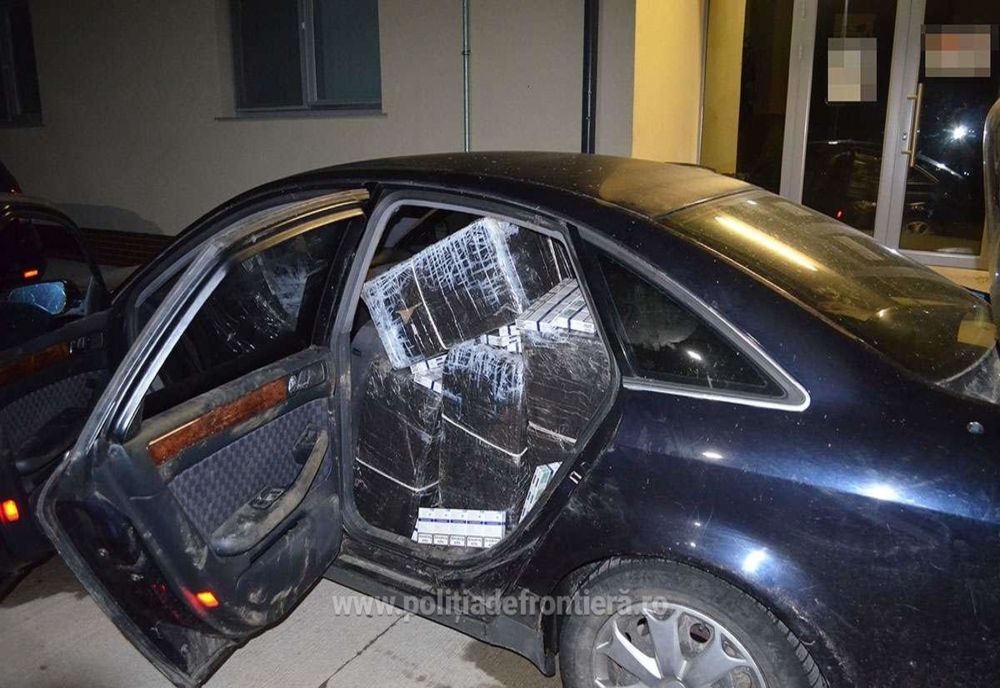 Mașină plină cu țigări de contrabandă abandonată pe marginea drumului