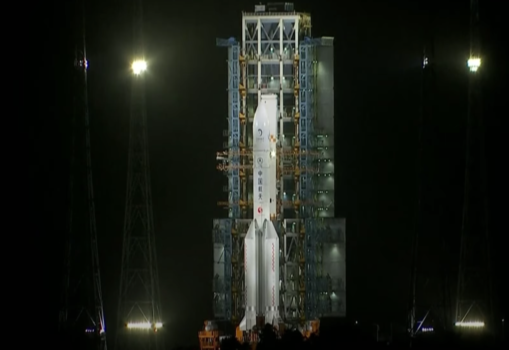 China a lansat o sondă spațială pe Lună 