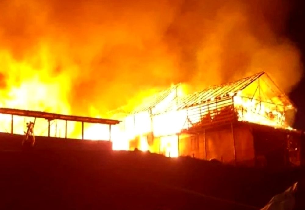 Fermă în flăcări