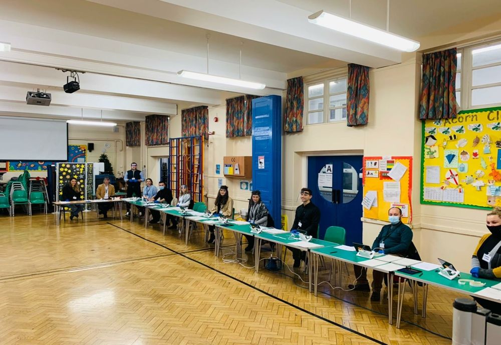 ALEGERI PARLAMENTARE 2020 Românii din Londra, sfătuiţi să evite aglomerarea zonei Stratford şi să meargă la secţiile alternative