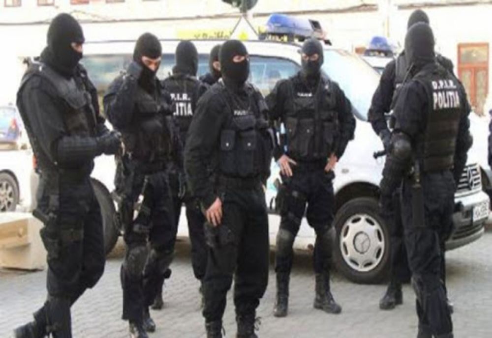 Descinderi de amploare la un grup infracțional organizat: înșelătorie de 3 MILIOANE de dolari