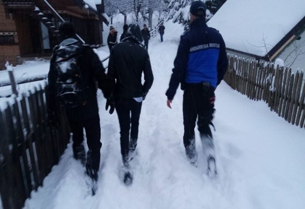 VIDEO Un bărbat a încercat să se sinucidă, la Zărnești