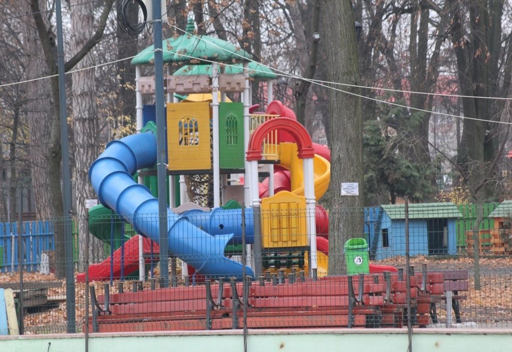 Locurile de joacă rămân deschise în București