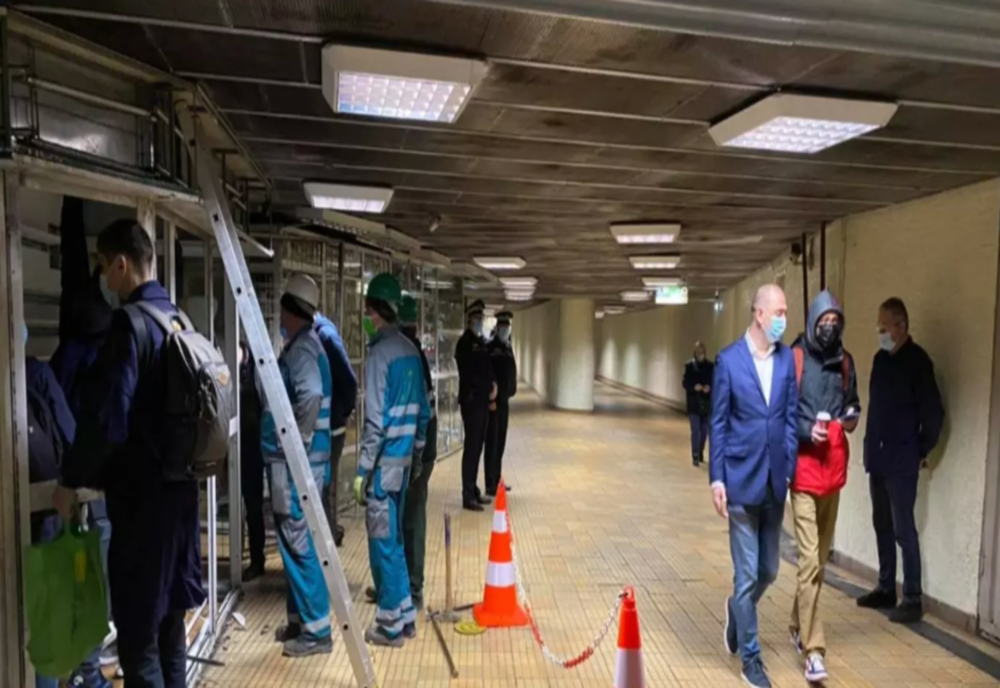 A început demolarea chioșcurilor de la metrou. Prima etapă, stația Ștefan cel Mare