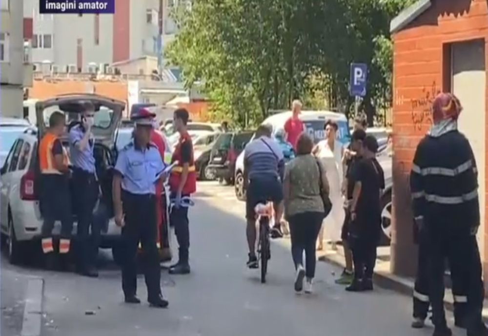 Copil rănit de tencuiala căzută de pe un bloc, în sectorul 5 al Capitalei