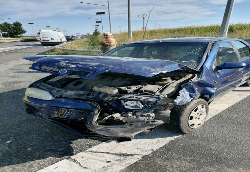 Foto: Accident pe DN2E85 la intersecția cu DJ203 C