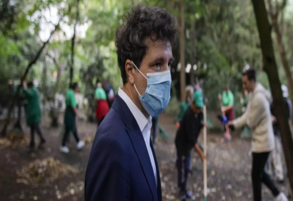 Nicușor Dan i-a scos la curățenie generală pe angajații de la Parcuri și Lacuri