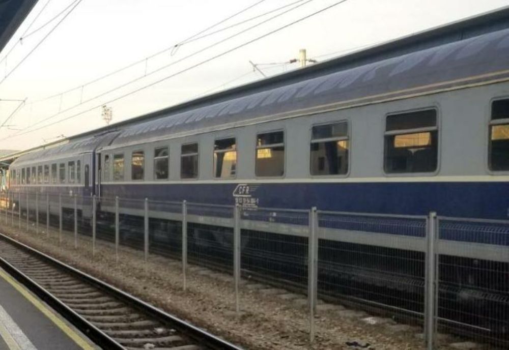 Un elev nevăzător din Iaşi, confirmat cu COVID, a fost trimis acasă cu trenul