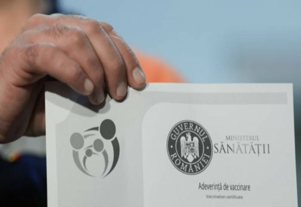 Percheziții în mai multe județe din țară privind adeverinţe de vaccinare anti-COVID false