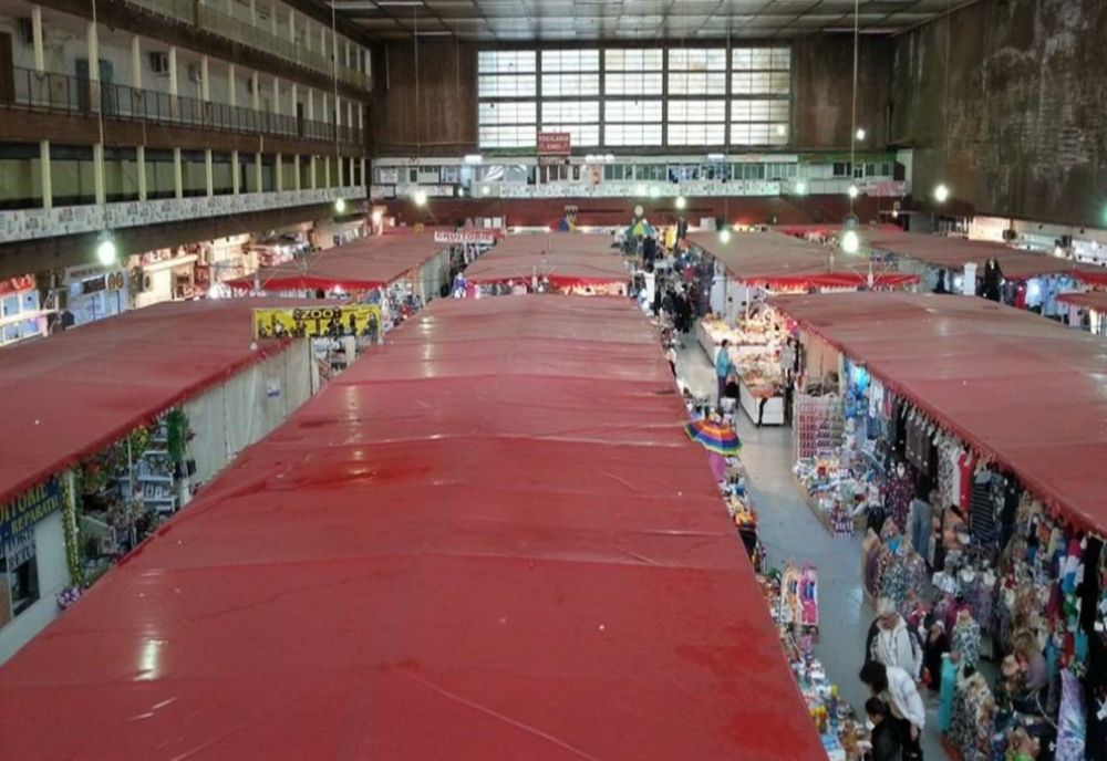 Hala Obor din Bucureşti - ÎNCHISĂ pentru un an de zile! Ce nereguli au găsit inspectorii ANPC